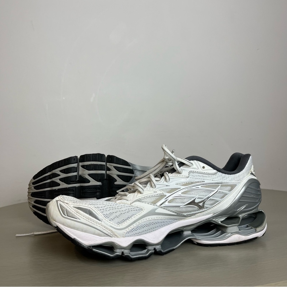 White with silver Mizuno Prophecy LS sneakers